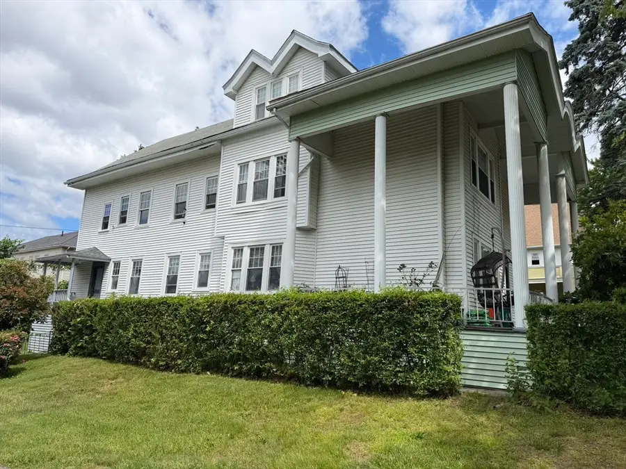 11 Woodford St, Worcester, MA 01604 - #2