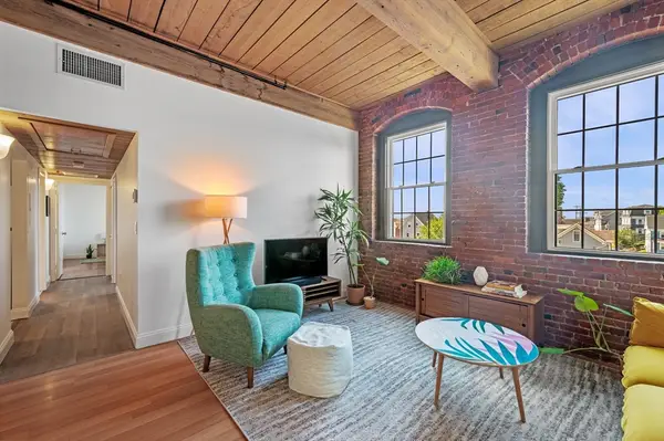 50 Rantoul St #407, Beverly, MA 01915
