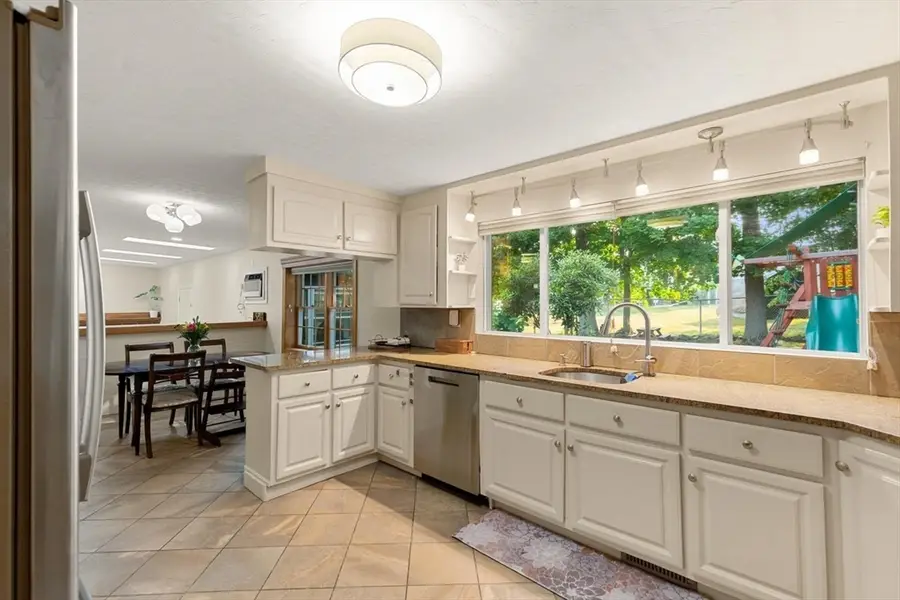 34 Oak St, Stoneham, MA 02180 - #2