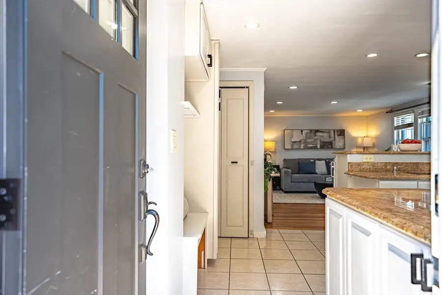 247 Washington St #11, Winchester, MA 01890 - #3