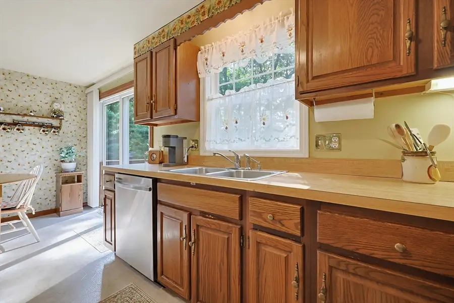 7 Hazeltine Rd, Upton, MA 01568 - #3
