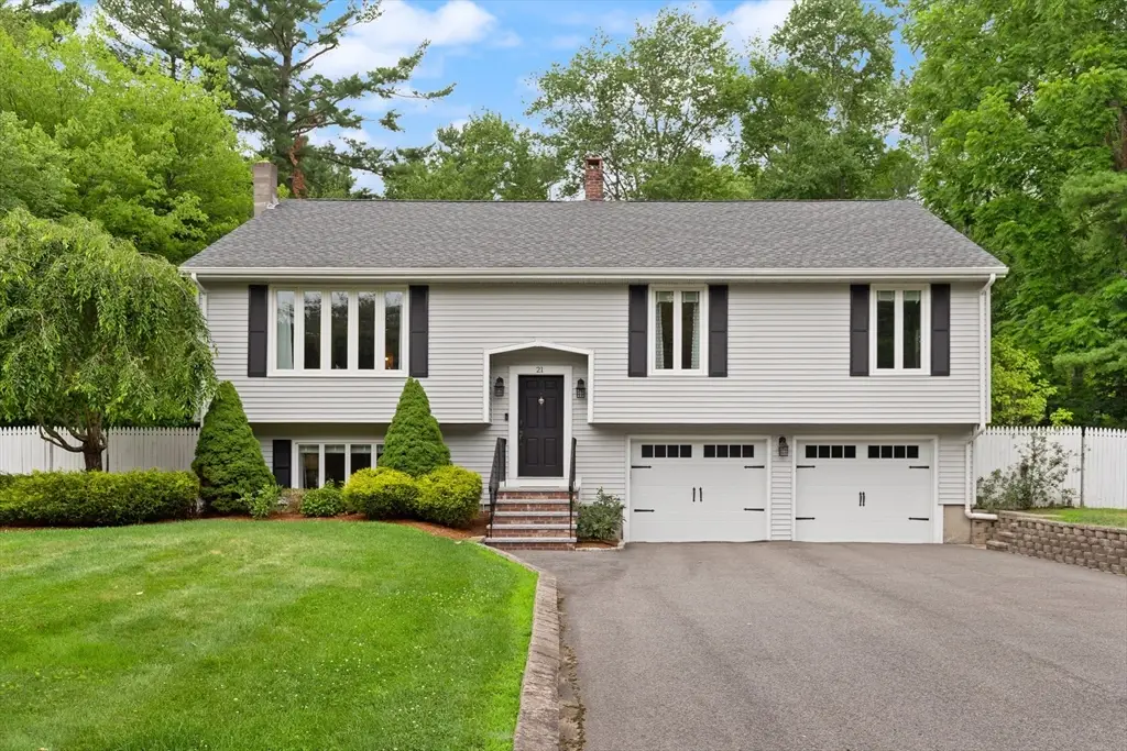 21 Kennedy Cir, South Easton, MA 02375 - #1