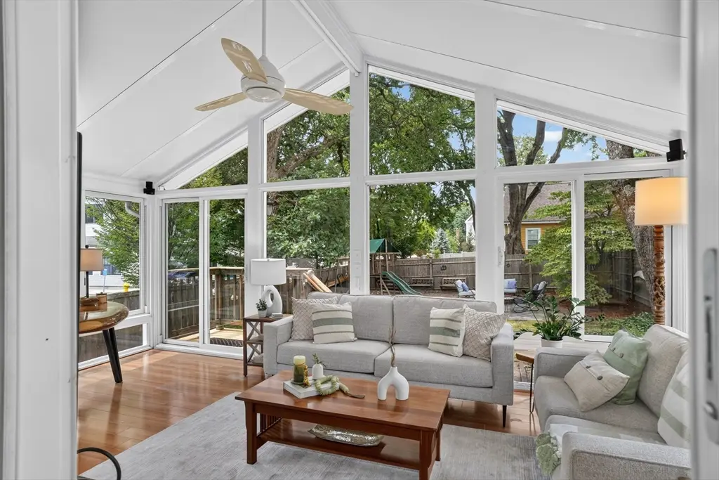 7 Henry St, Belmont, MA 02478 - #1
