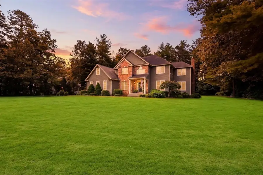8 Lexington Circle, Southwick, MA 01077 - #2