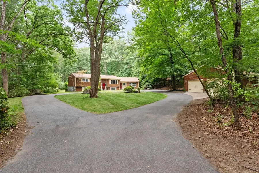 67 Quaker Ln, Bolton, MA 01740 - #2