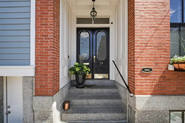 19 Salem St #2, Boston, MA 02129
