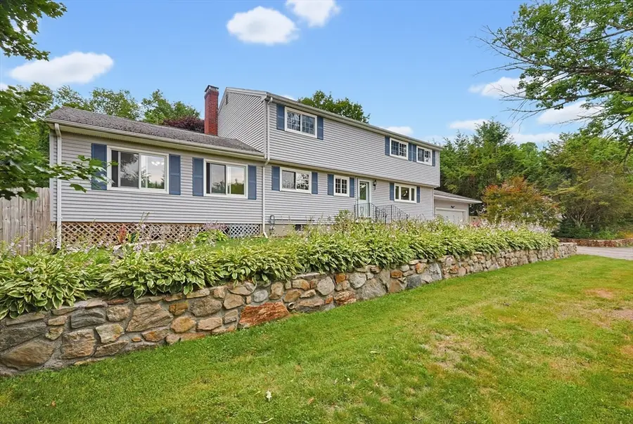 32 Falcon St, Worcester, MA 01603 - #3