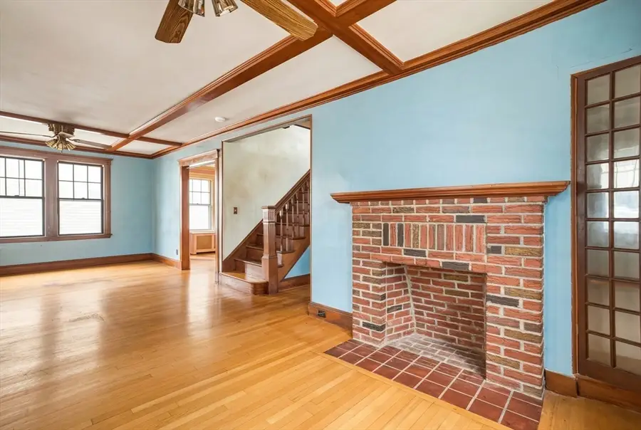 17 Harriet Ave, Belmont, MA 02478 - #3
