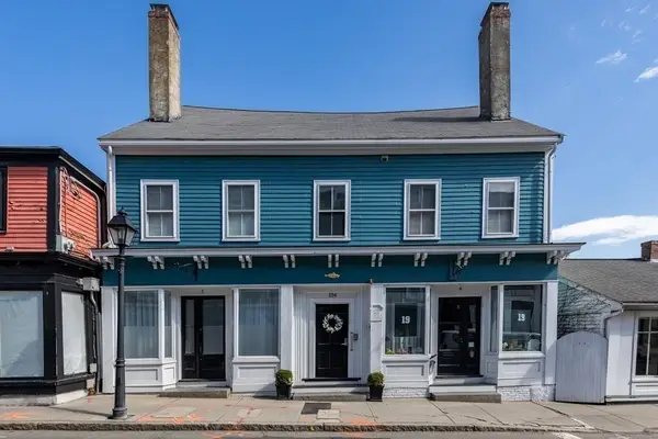 134 Washington St #7, Marblehead, MA 01945