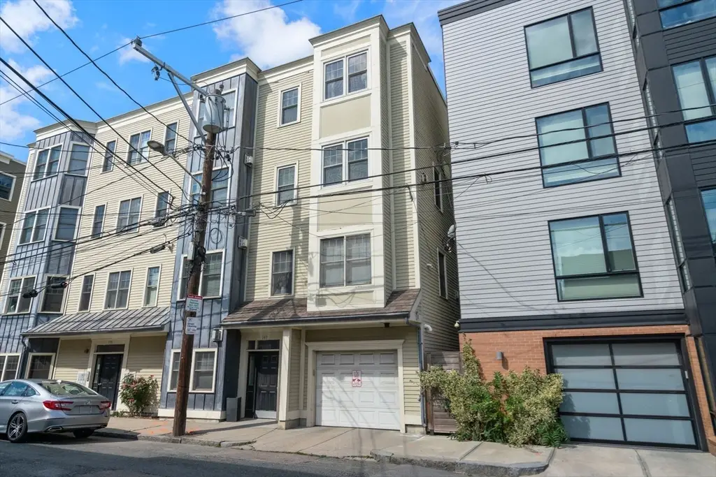 138 W 9th St #2, Boston, MA 02127 - #1