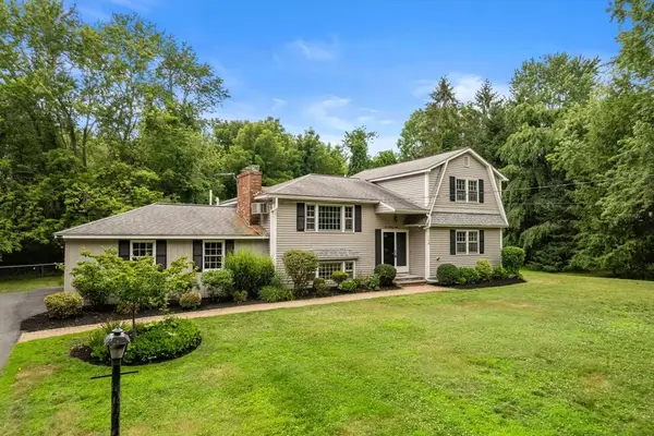 108 Greenwood Rd, Andover, MA 01810
