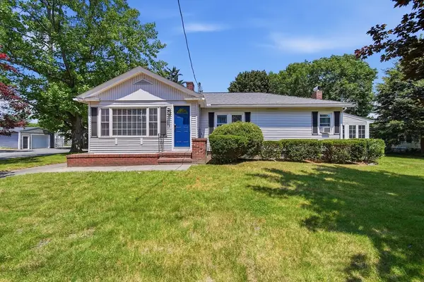 16 Baremeadow St, Methuen, MA 01844