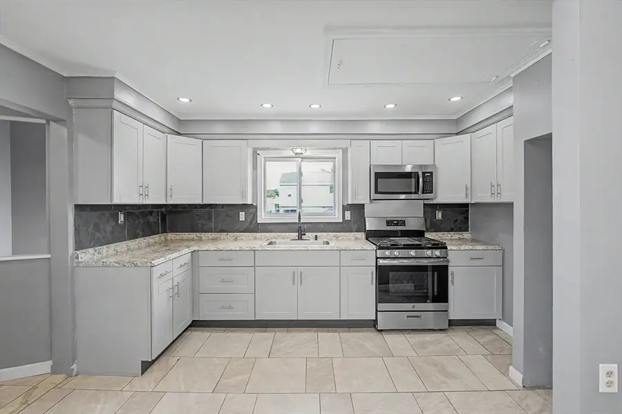 496 Tucker St, Fall River, MA 02721 - #2
