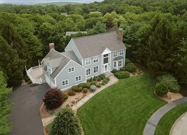 9 Fieldstone Dr, Shrewsbury, MA 01545