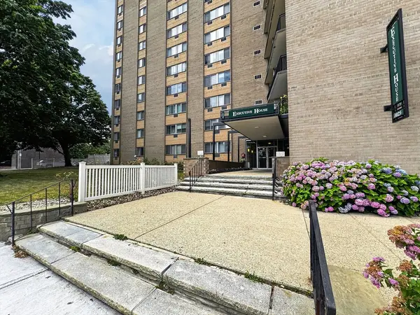 1025 Hancock St #8C, Quincy, MA 02169