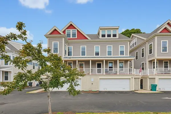12 Honora Ln #12, Bourne, MA 02532