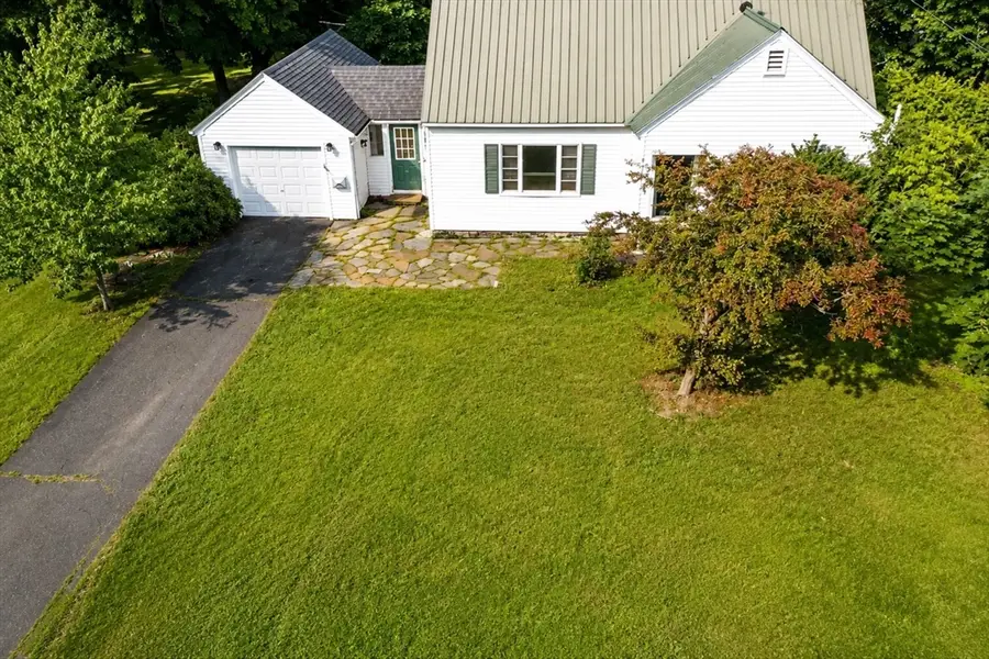 25 Montague St, Turners Falls, MA 01376 - #2
