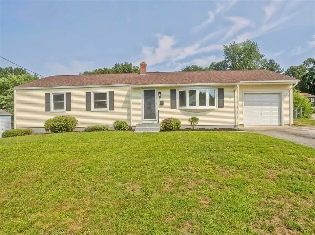 11 Mountainview St, Chicopee, MA 01020 - #1