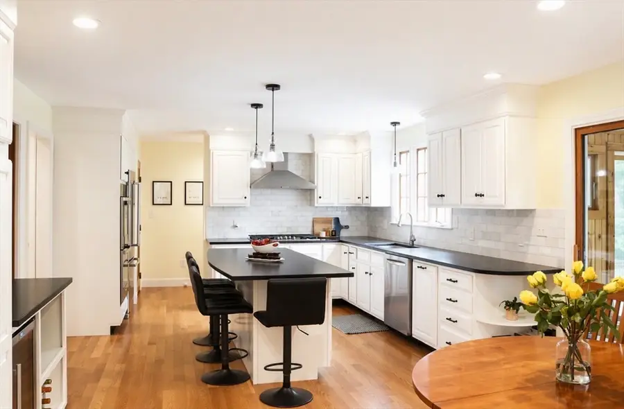39 Spring Hill Rd, North Andover, MA 01845 - #3