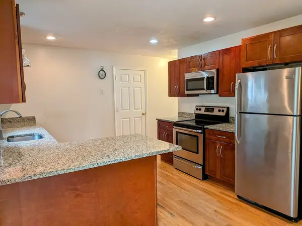 12 Woodbury Ct #12, Salem, MA 01970