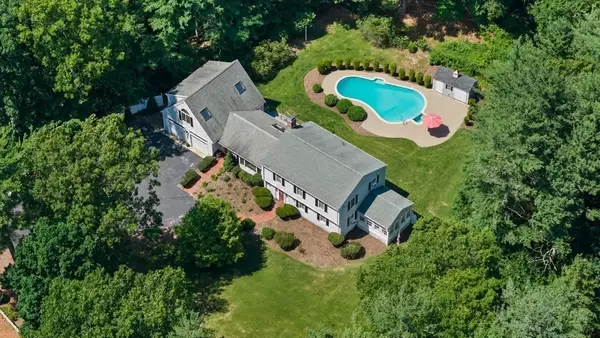 453 Elm St, Duxbury, MA 02332