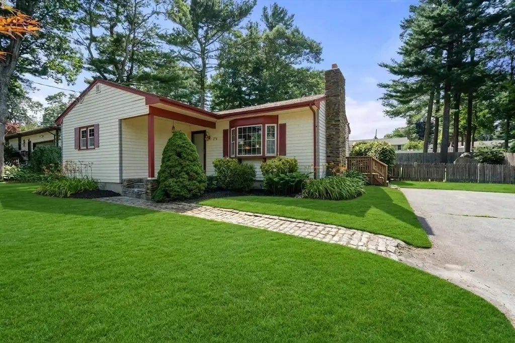 375 Middle Rd, Acushnet, MA 02743 - #1
