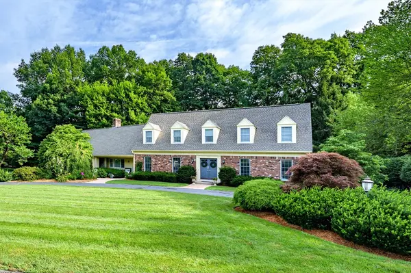 115 Williamsburg Dr, Longmeadow, MA 01106