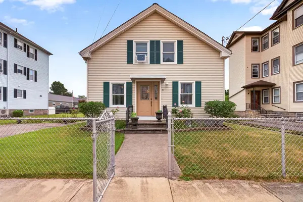 31 Oregon St, Fall River, MA 02720