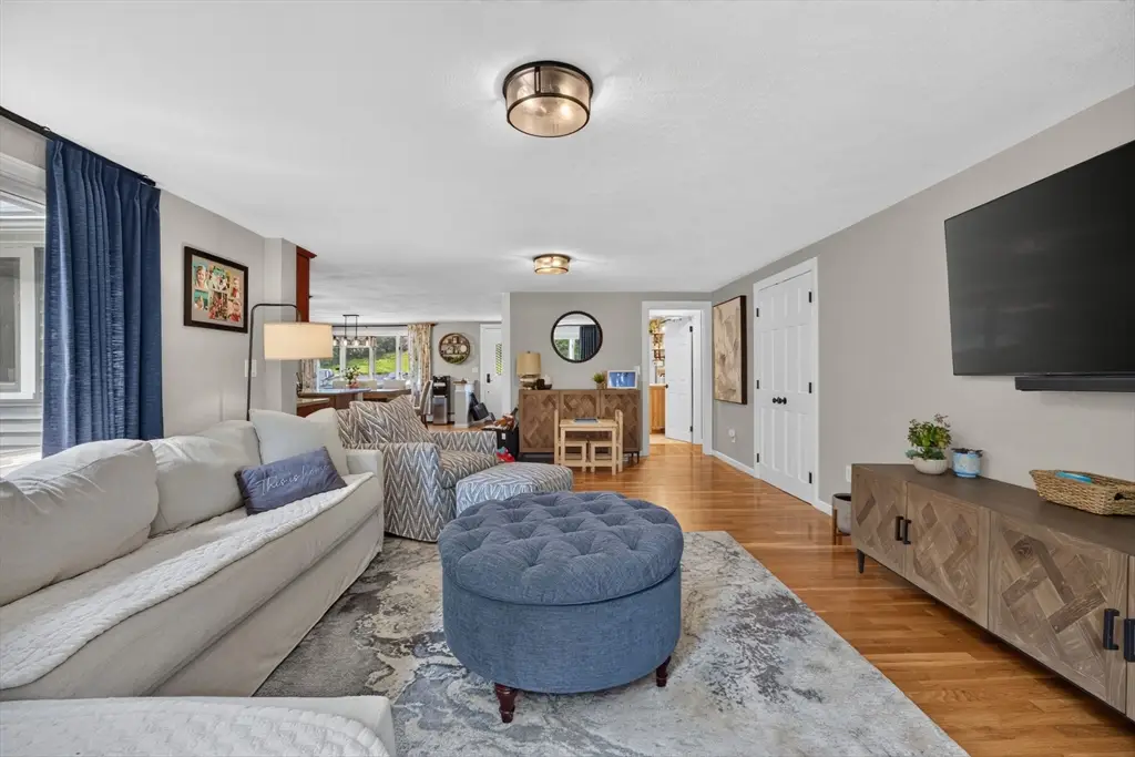 106 Winn St, Burlington, MA 01803 - #1