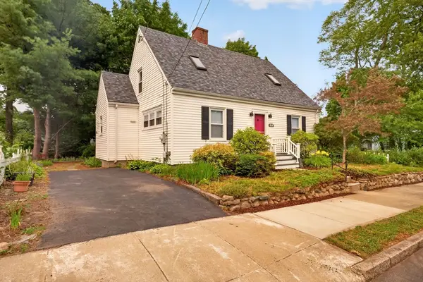 414 Archer St, Fall River, MA 02720