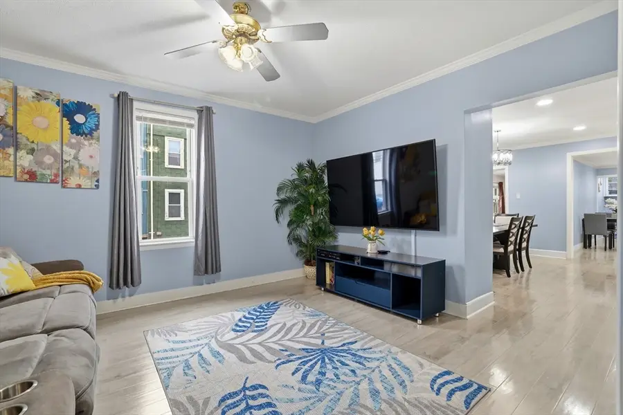 30 Woodlawn St, Everett, MA 02149 - #3