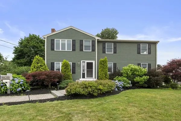 4 Raymond Cir, Peabody, MA 01960