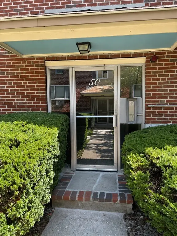 50 Bryon Road #4, Chestnut Hill, MA 02467 - #3