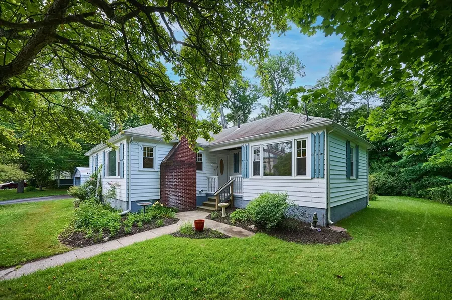 8 W Lake St, Easthampton, MA 01027 - #3