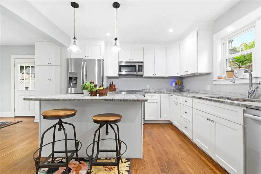 7 Harvard St, Melrose, MA 02176 - #3