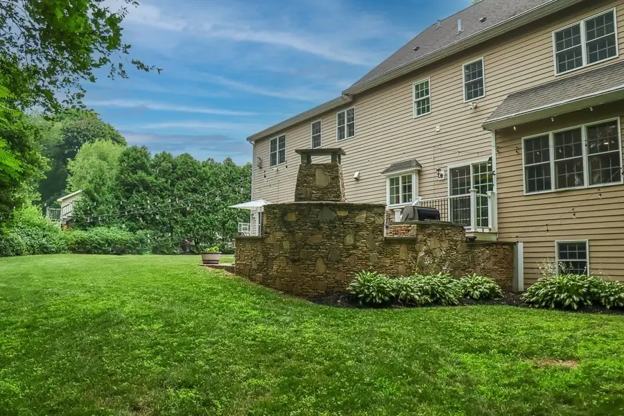 5 Merriam Avenue, Shrewsbury, MA 01545 - #3