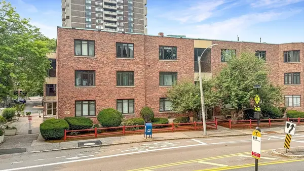 573 Washington St #29, Brookline, MA 02446