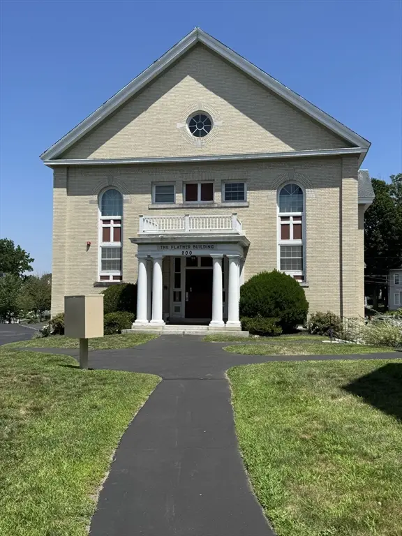 200 Rogers St #7, Lowell, MA 01852 - #1