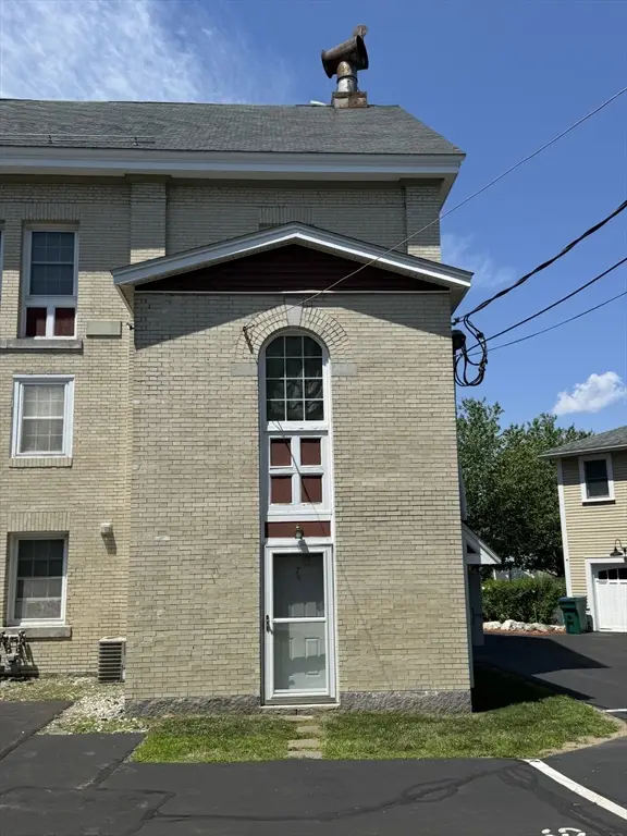200 Rogers St #7, Lowell, MA 01852 - #3