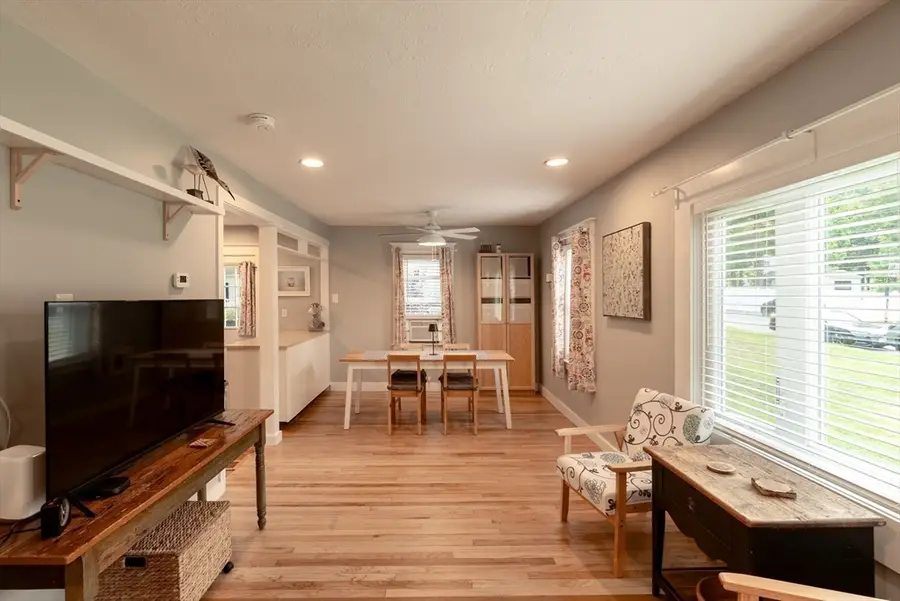 4 Glenwood Ave, Foxboro, MA 02035 - #3