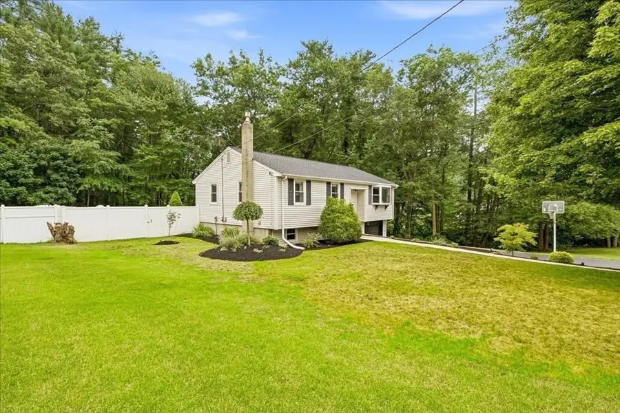 252 Gorwin Dr, Hanson, MA 02341 - #3