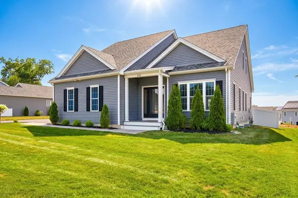 208 Crownshield Ave #208, Uxbridge, MA 01569