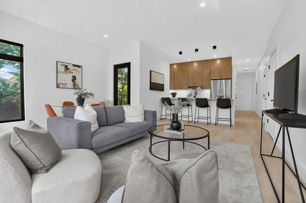 15 Clyde St #E, Somerville, MA 02145 - #1