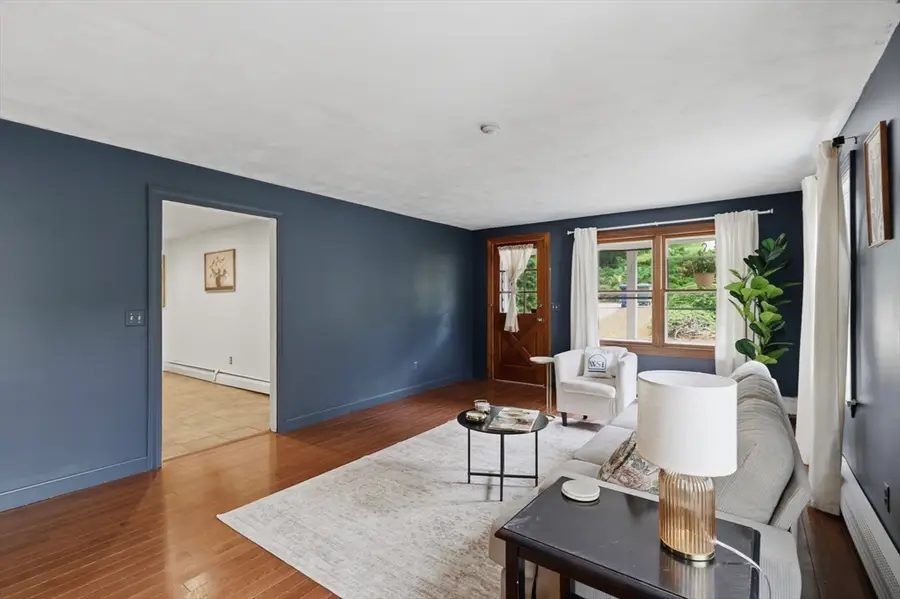 109 Country Ln, Leominster, MA 01453 - #3