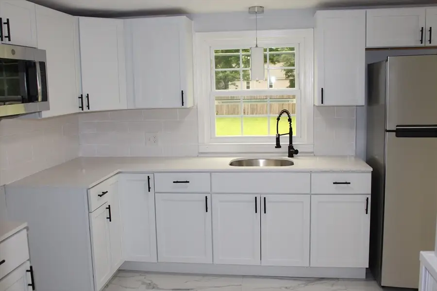 16 N. Hood St, Springfield, MA 01109 - #3