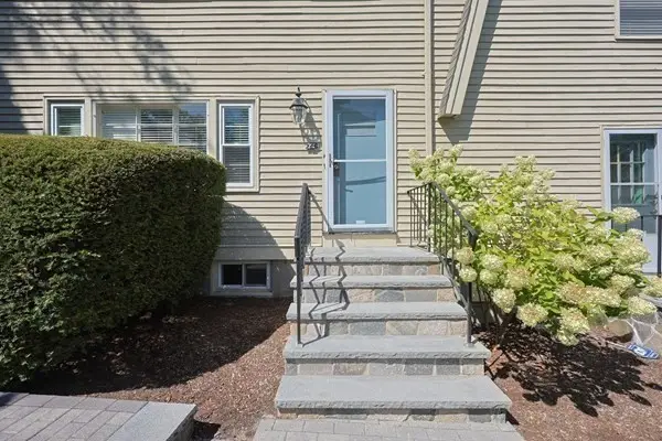 26 Pleasant St #B, Wellesley, MA 02482 - #2