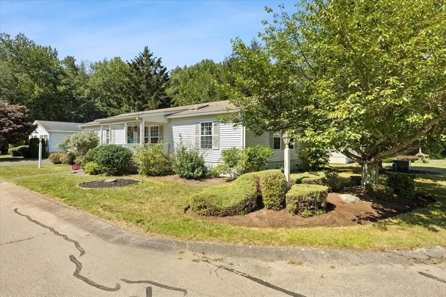 31 Fieldwood Dr, Bridgewater, MA 02324 - #3