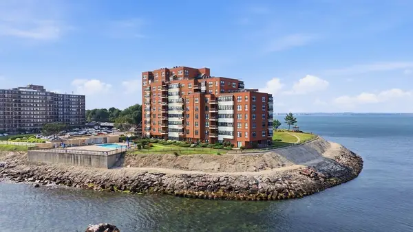 1 Seal Harbor #210, Winthrop, MA 02152