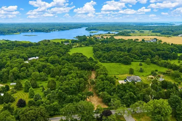 536 Horseneck Road, Dartmouth, MA 02748