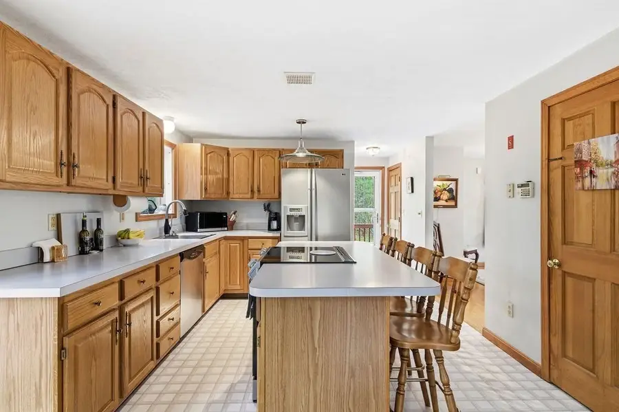 71 Harvey St, Taunton, MA 02780 - #3
